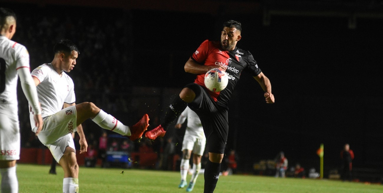 Colón visita a Independiente con el deseo de sumar por primera vez de a tres