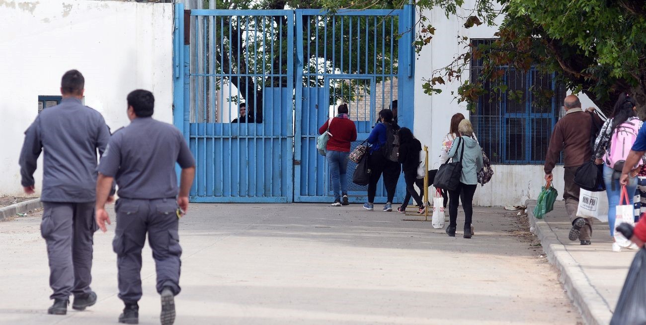 Condenada por visitar a un preso de Las Flores con un DNI robado