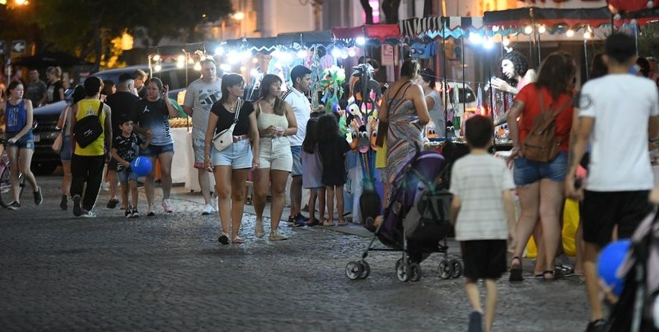 Plaza Feria y Desde el Origen dieron colorido al centro rafaelino