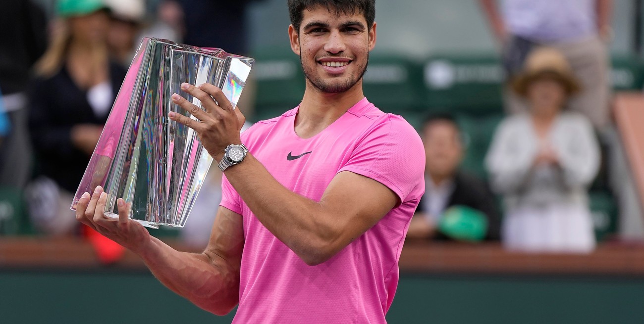 Carlos Alcaraz ganó el Indian Wells y volvió al número uno del ranking mundial