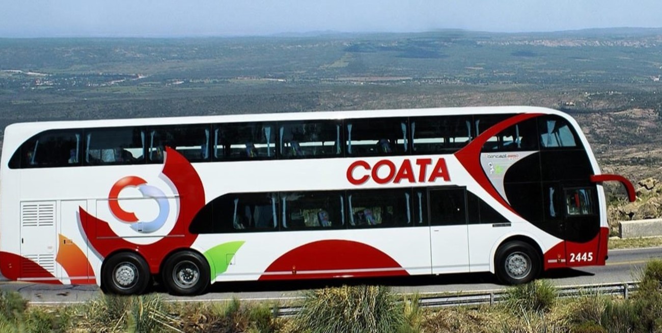 Despertaron varados en la ruta, sin bolsos ni chofer: el dramático momento de 18 pasajeros 