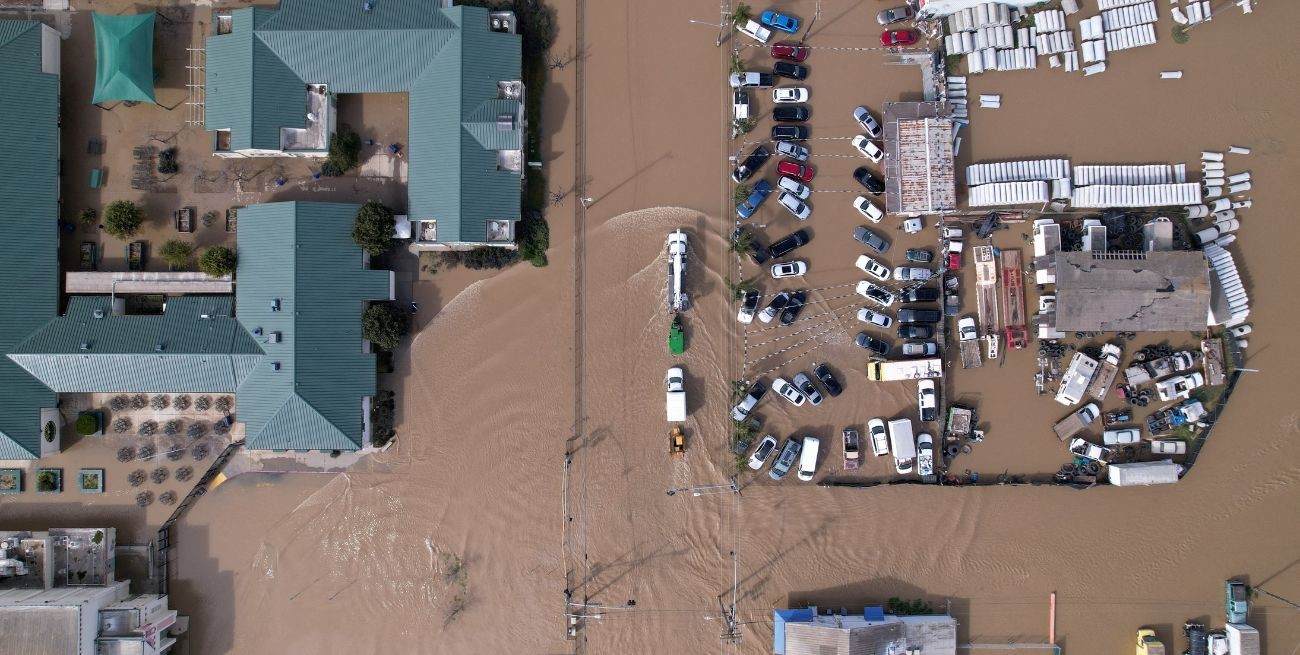 Nevadas e inundaciones en California tras el paso de una fuerte tormenta
