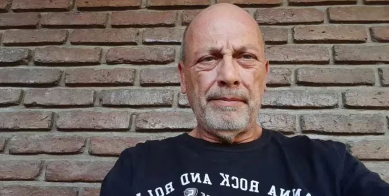 Fue a reclamar por una falla en el celular y destruyó varios que estaban en exhibición