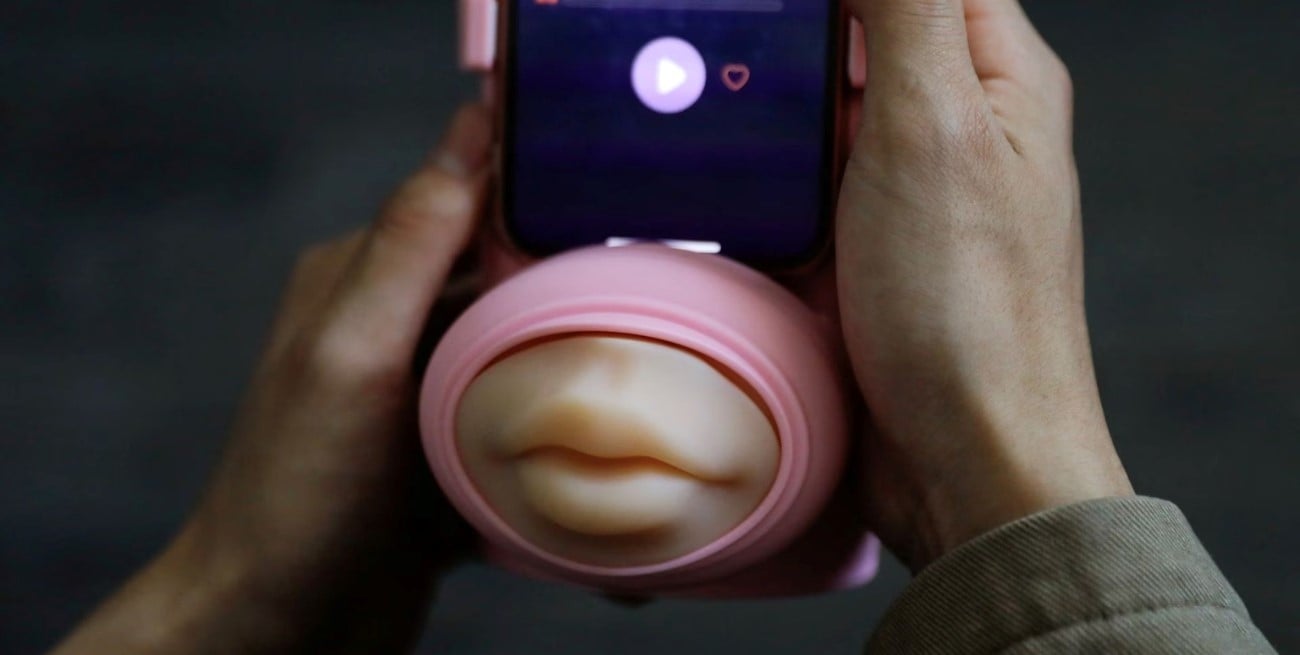 Amor remoto: crearon labios de siliconas que emulan las sensaciones de los besos