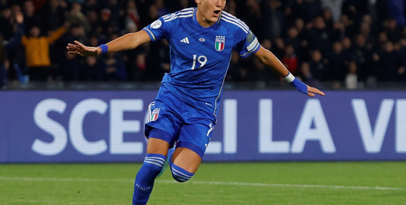 En su debut con Italia, Mateo Retegui marcó en la derrota ante Inglaterra