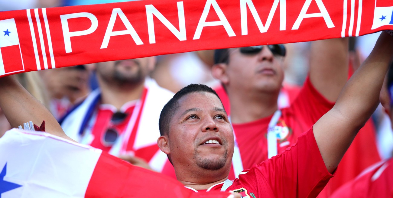 Hinchas panameños no pudieron ingresar al Monumental con la camiseta de su selección