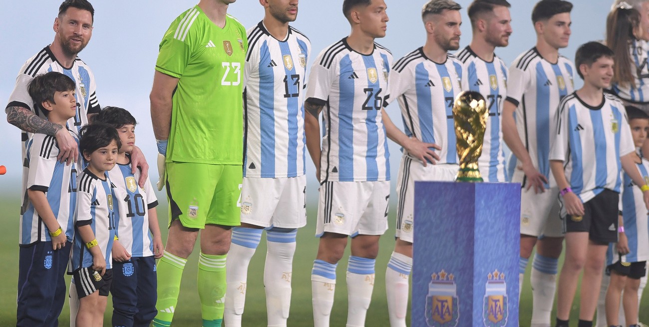 Video: emocionante recibimiento para los campeones del mundo en el Monumental