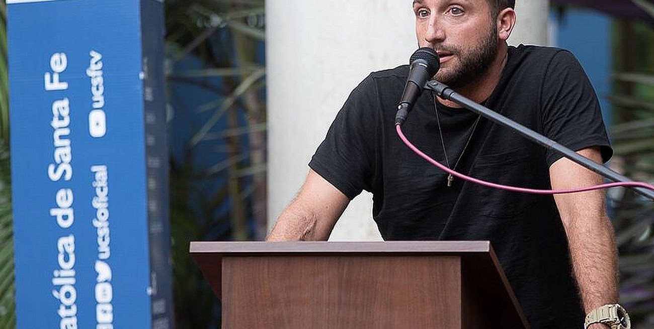 Gastón Vigo Gasparotti brindó una charla motivacional a los ingresantes de la UCSF