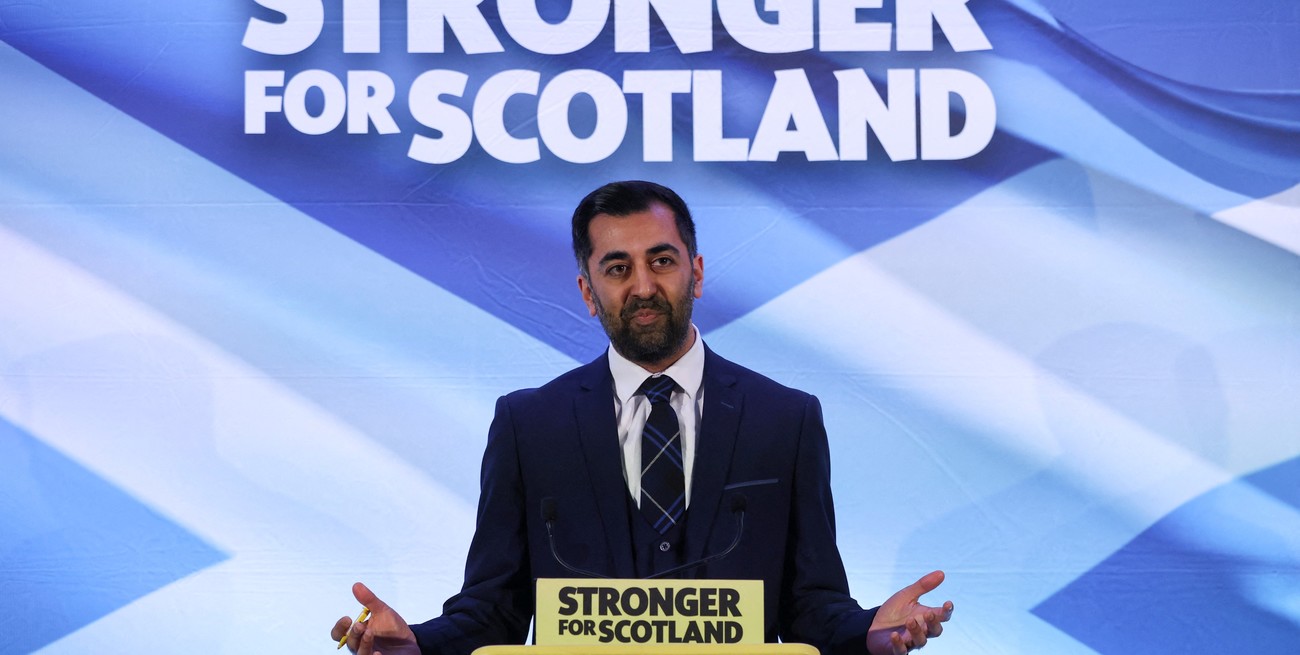 Humza Yousaf, musulmán y de 37 años, es el nuevo primer ministro de Escocia