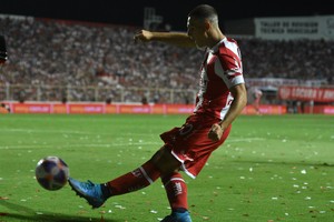 Gerónimo Domina puede tener una posibilidad desde el arranque ante River. Foto: Manuel Alberto Fabatía.