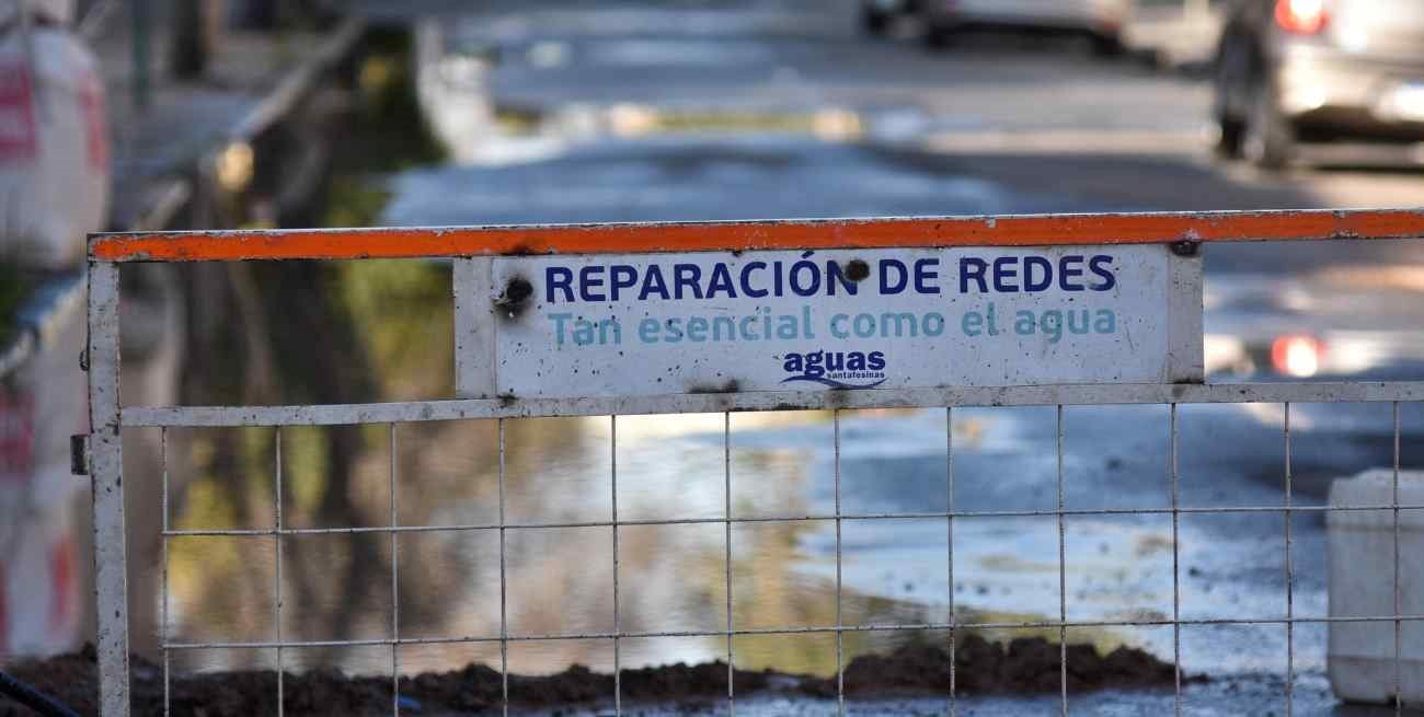 La reparación de cañerías de agua generará cortes de tránsito en el microcentro santafesino