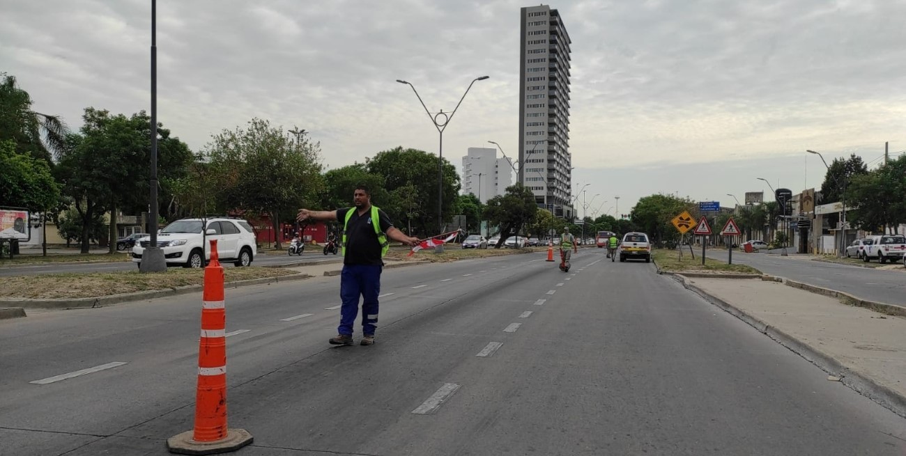 Tránsito reducido y demoras en la circulación sobre avenida Alem