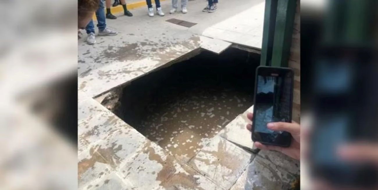 Cedió el piso en un colegio de Córdoba y cinco chicos cayeron a la cámara séptica