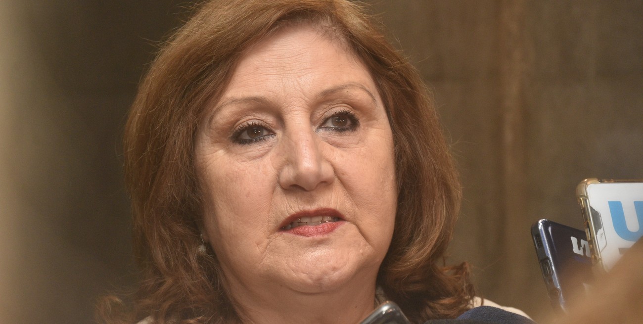 Renunció Adriana Cantero al Ministerio de Educación