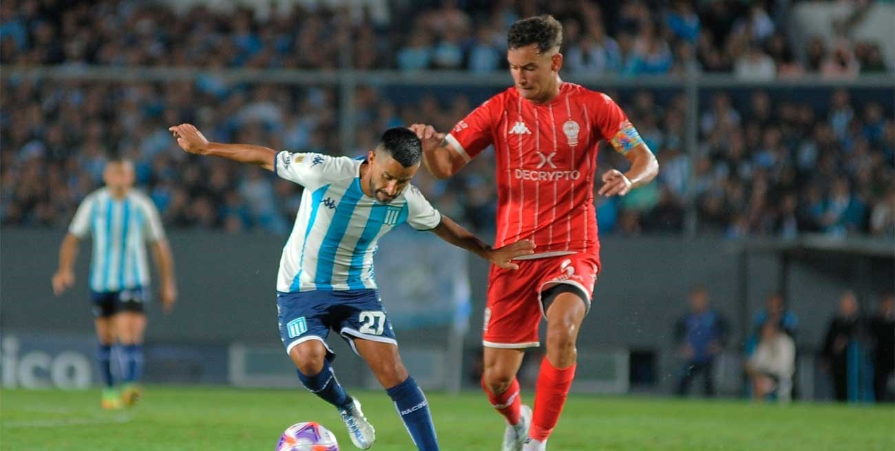 Racing le ganó a Huracán un partido lleno de polémica