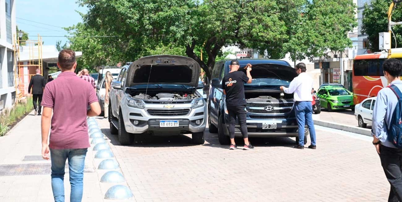 Casa de herrero, cuchillo de palo