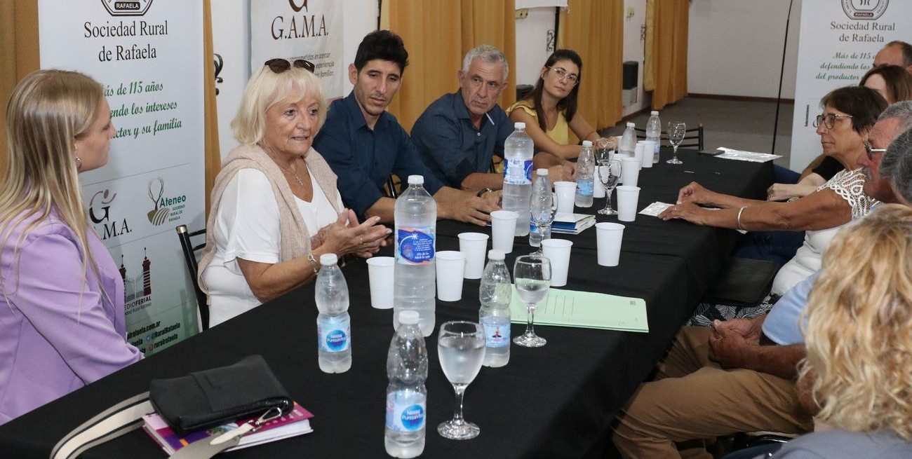 Entregaron créditos a productores afectados por la sequía en los departamentos Las Colonias y Castellanos