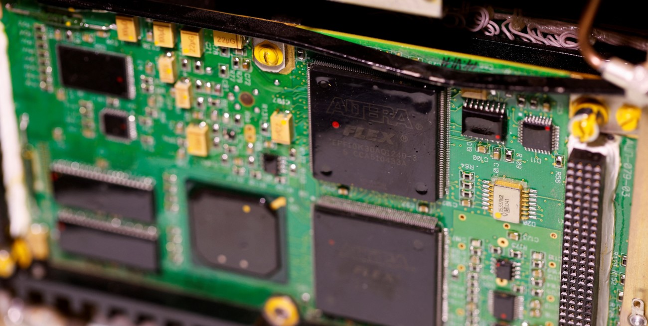 De qué se trata la nueva "fábrica inteligente" que se inaugurará en Argentina con eje en los chips