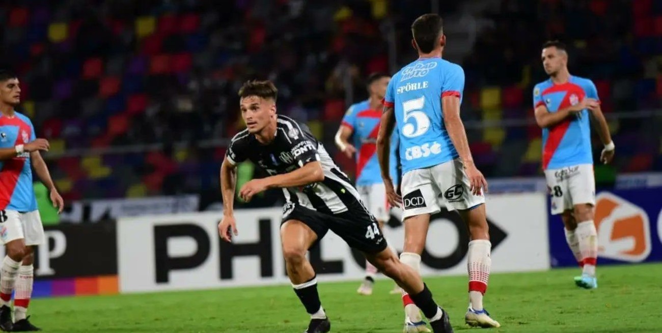 Central Córdoba derrotó a Arsenal en un duelo clave por la permanencia