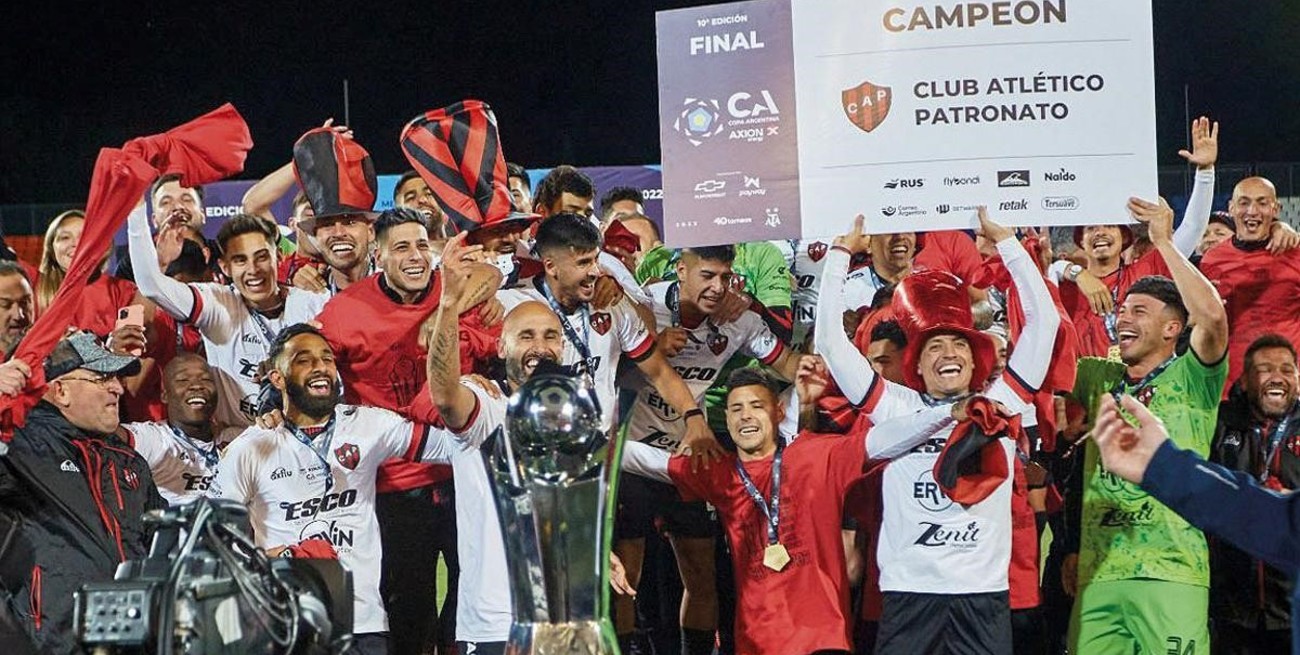 Patronato hace su histórico debut en Copa Libertadores en la cancha de Colón