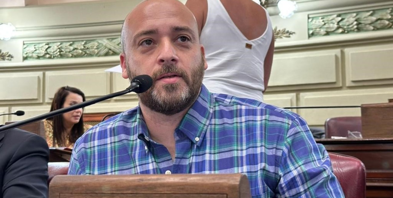 Proponen hasta 30 días de arresto para cuidacoches violentos 