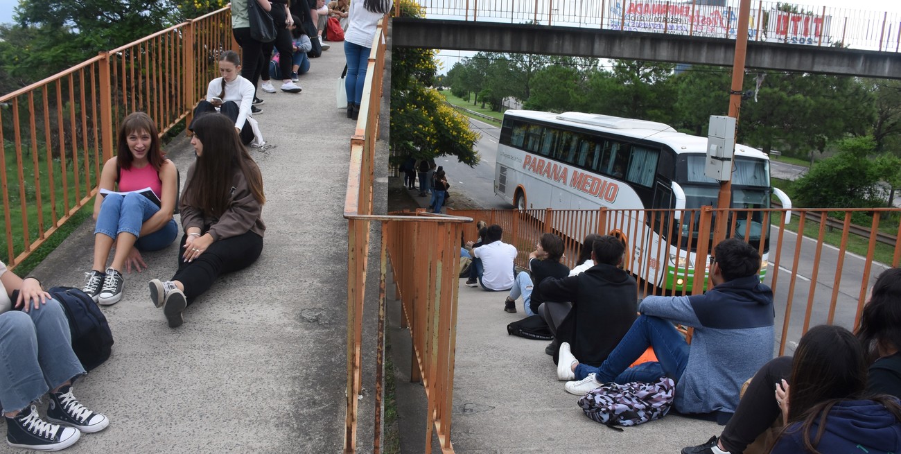 Colectivos Paraná-Santa Fe: la Defensoría reclamó ante la Secretaría de Transporte 