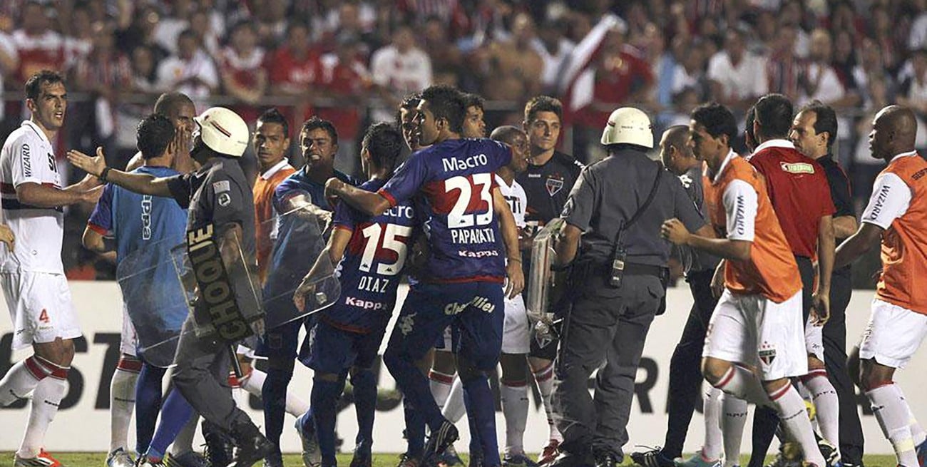 Emboscada, armas y una final suspendida: el antecedente entre Tigre y San Pablo en Copa Sudamericana