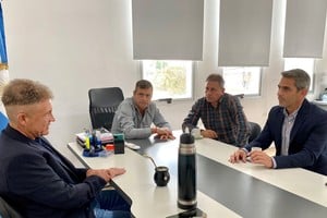 Juan José Saleme junto al Intendente de Capitán Bermúdez, Daniel Cinalli.