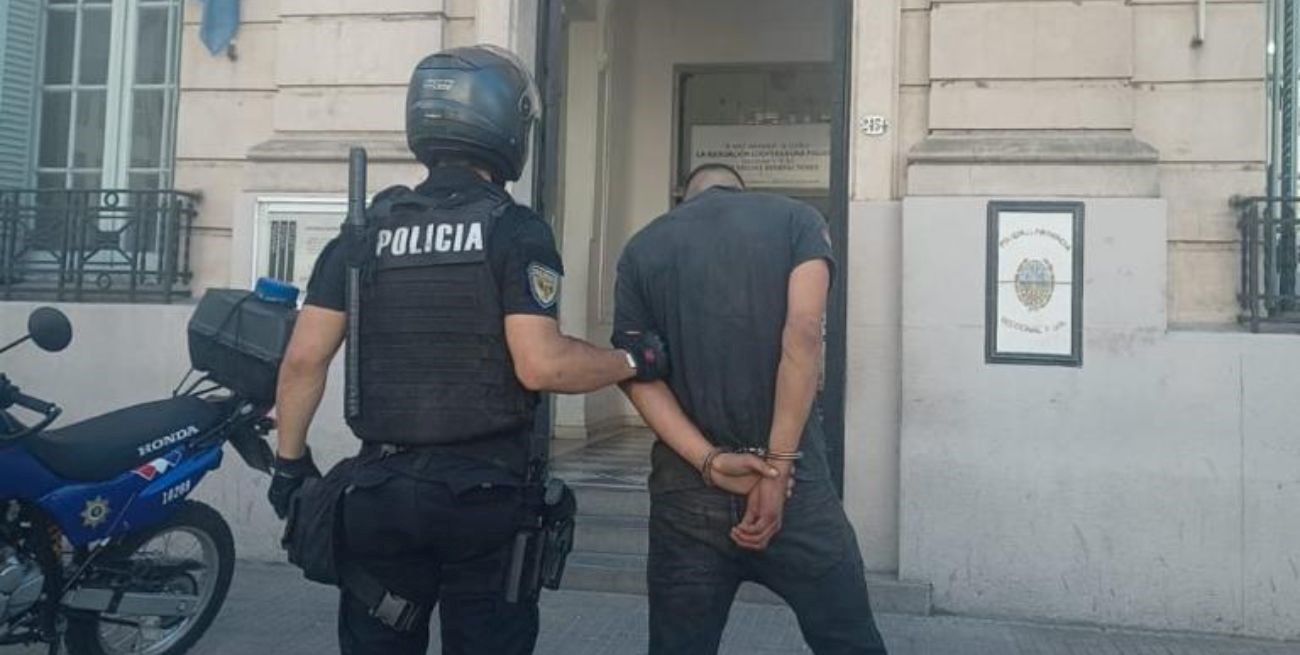 Escapó con una balanza robada en un supermercado y lo detuvieron en bulevar 