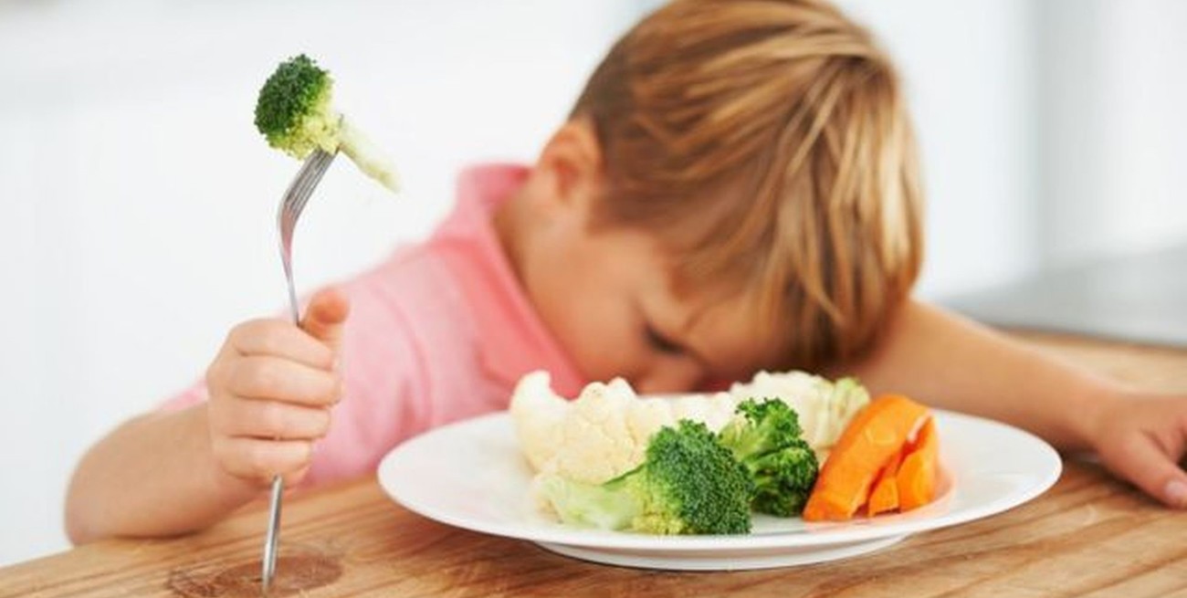 Niños y adolescentes consumen muchos "ultraprocesados" y pocas frutas y verduras
