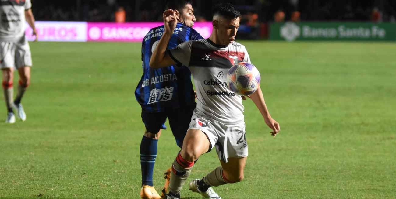 Carlos Arrua se lesionó y estaría descartado para el cruce entre Colón y Talleres