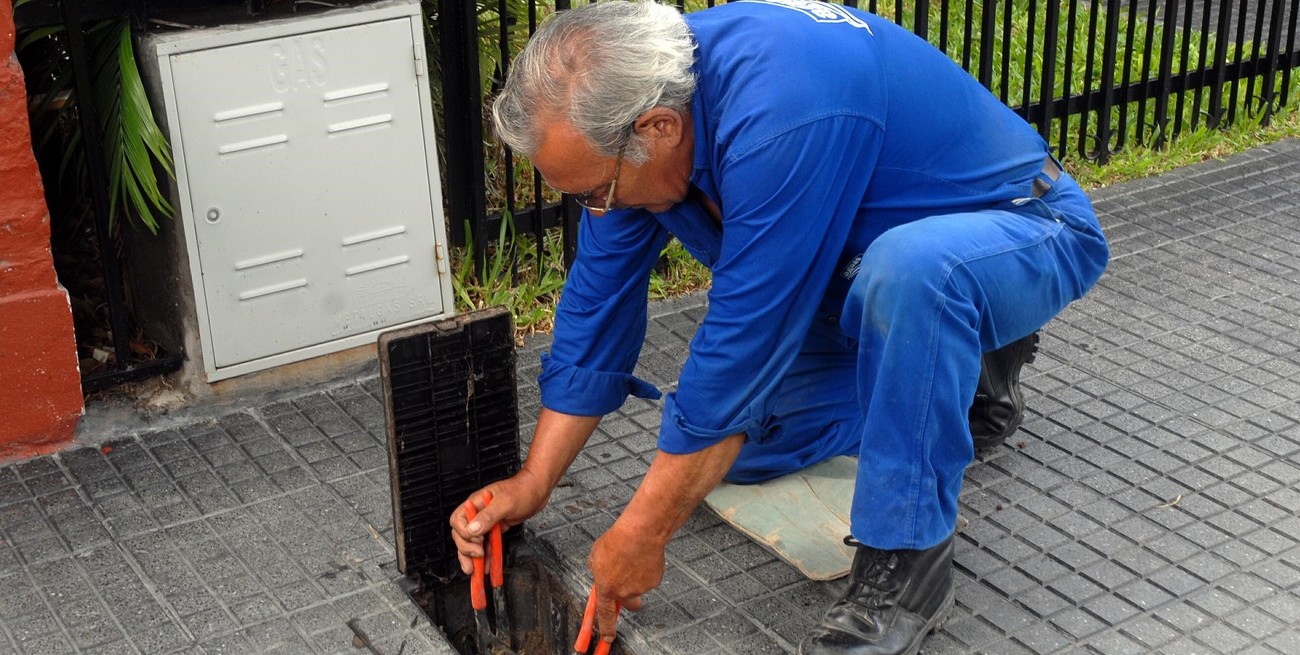 En Rosario se instalan mil nuevos medidores de plástico por mes