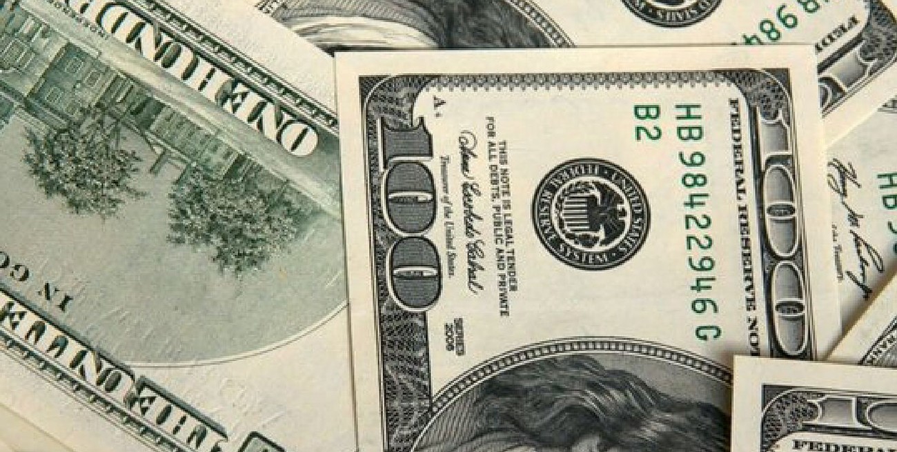 Cierre de semana estable para el dólar blue: a cuánto se vendió este viernes