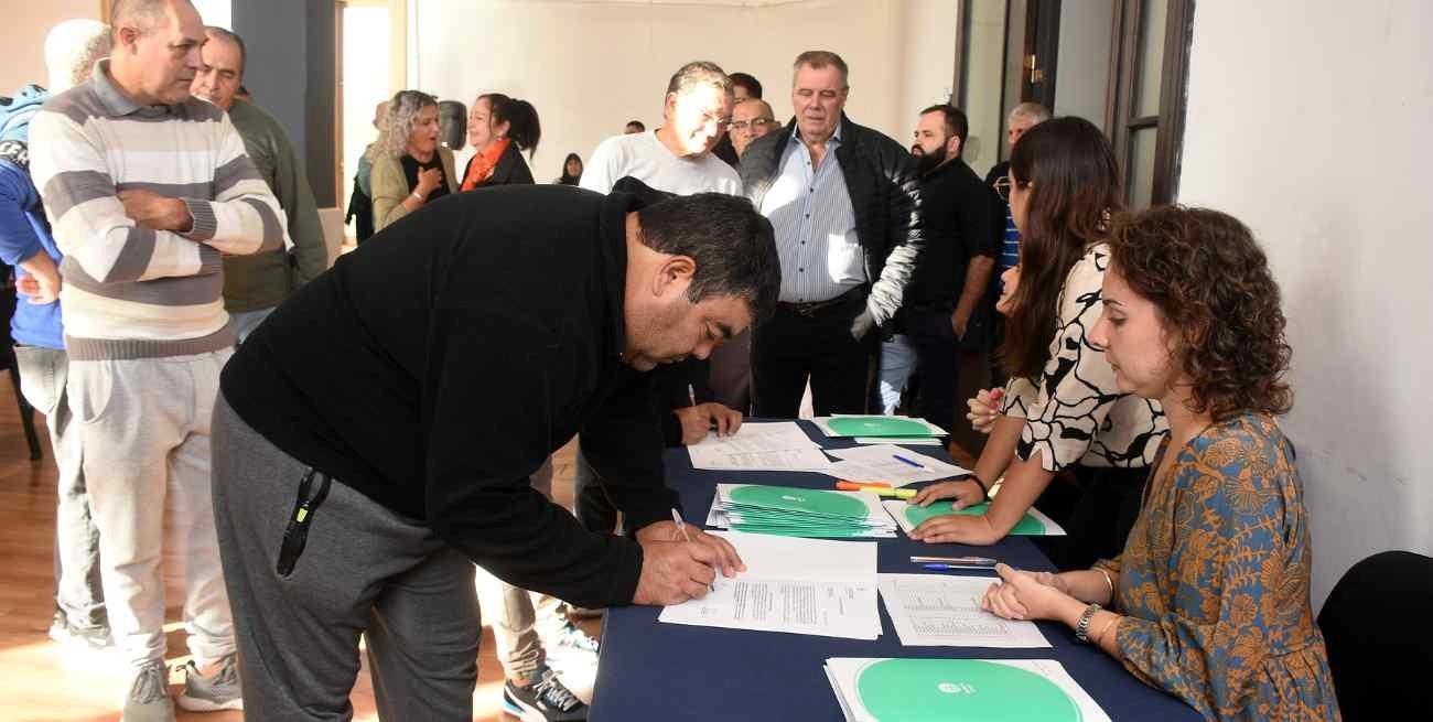 Se entregaron 25 nuevas licencias a taxistas de la ciudad de Santa Fe