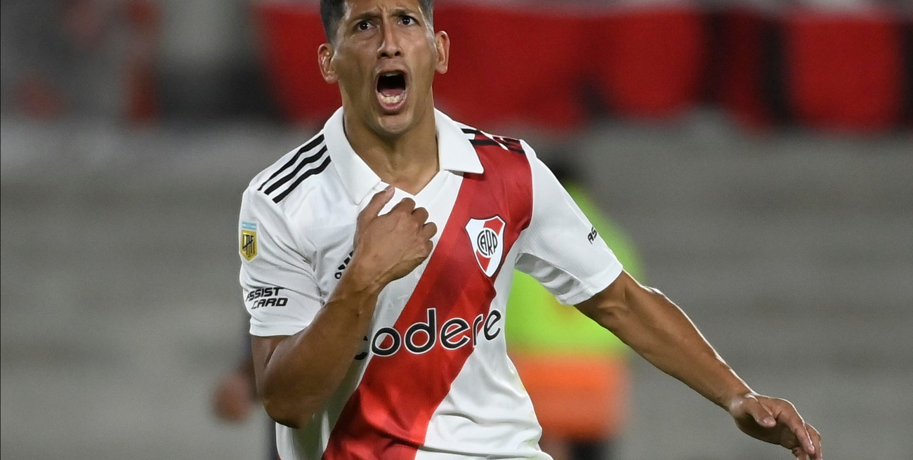 El líder River goleó a Gimnasia en el Monumental