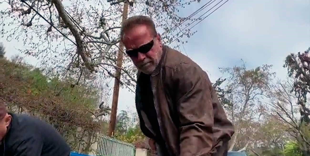 Arnold Schwarzenegger se cansó de esperar y arregló la calle en su barrio