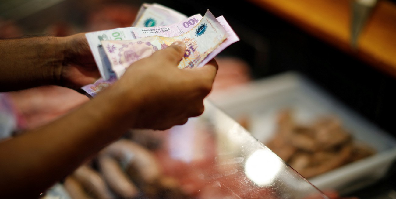 La inflación de marzo fue del 7,7 % y llegó al 104,3 % interanual