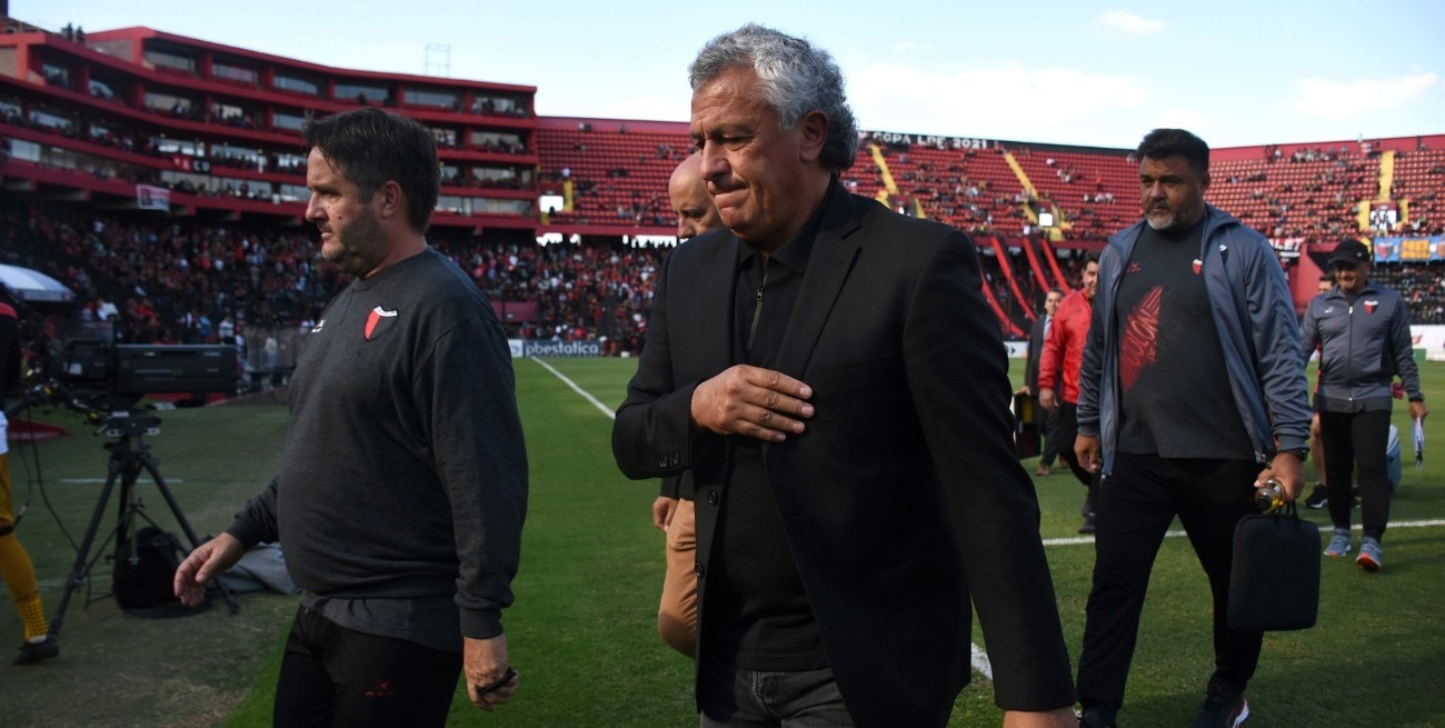 El invicto de "Pipo" y Colón paran en la estación Vicente López 
