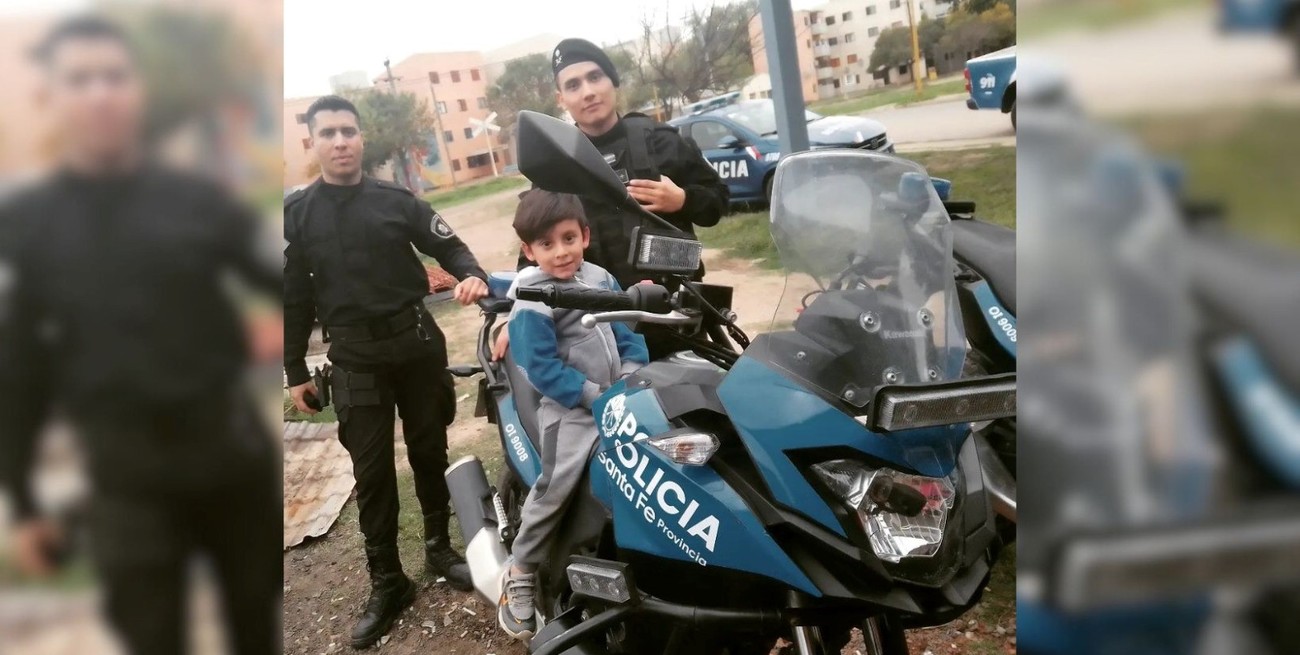 Firmat: el niño que sueña con ser policía