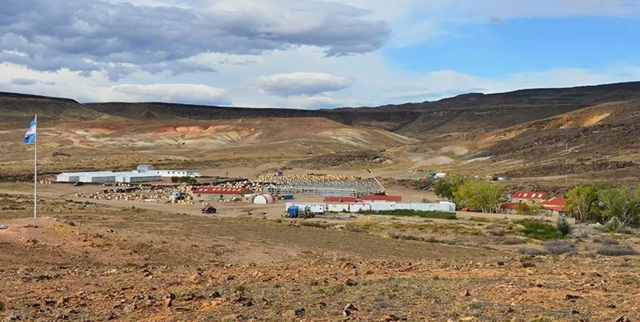 Robo de película en la minera Patagonia Gold: se llevaron una camioneta con lingotes de oro