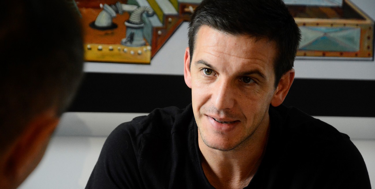 Claudio Cenci, el eterno goleador, "define" mano a mano con El Litoral