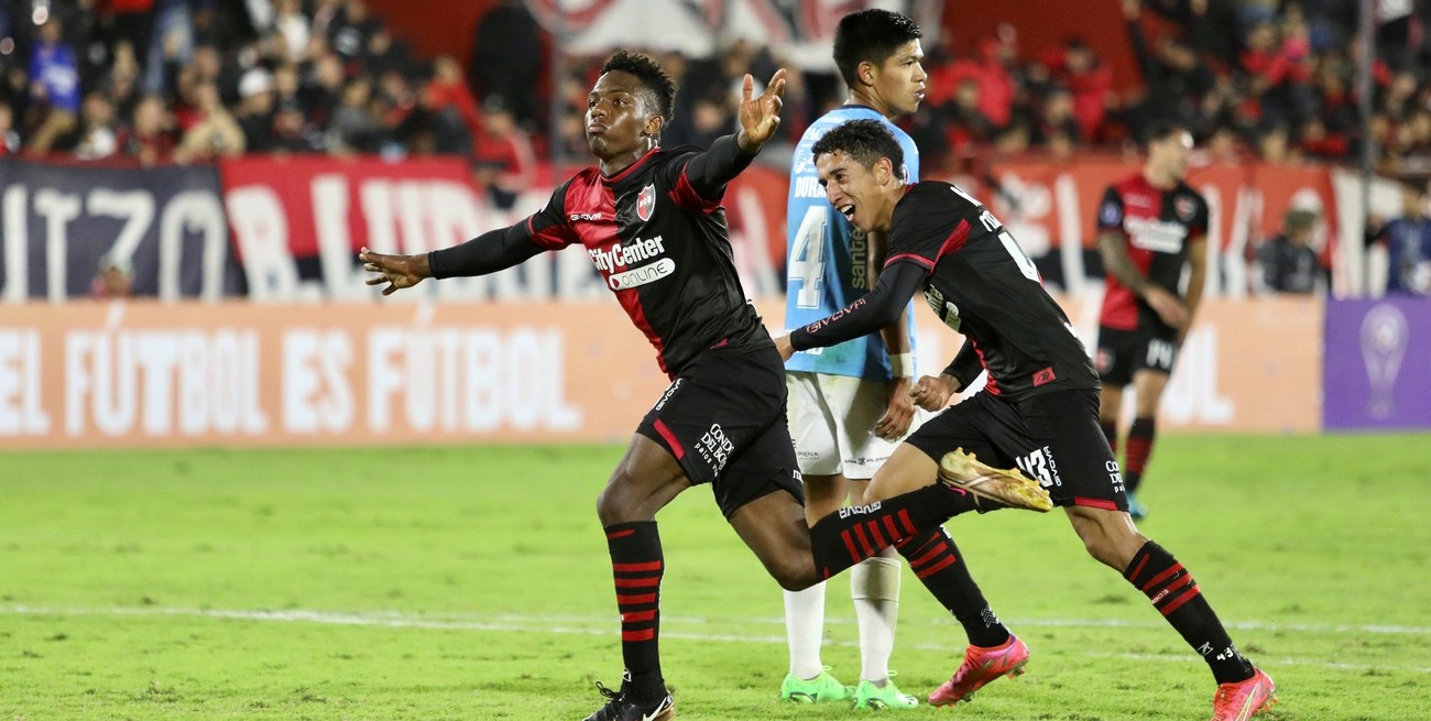 Copa Sudamericana: Newell's goleó a Bllooming en Rosario y lidera su grupo