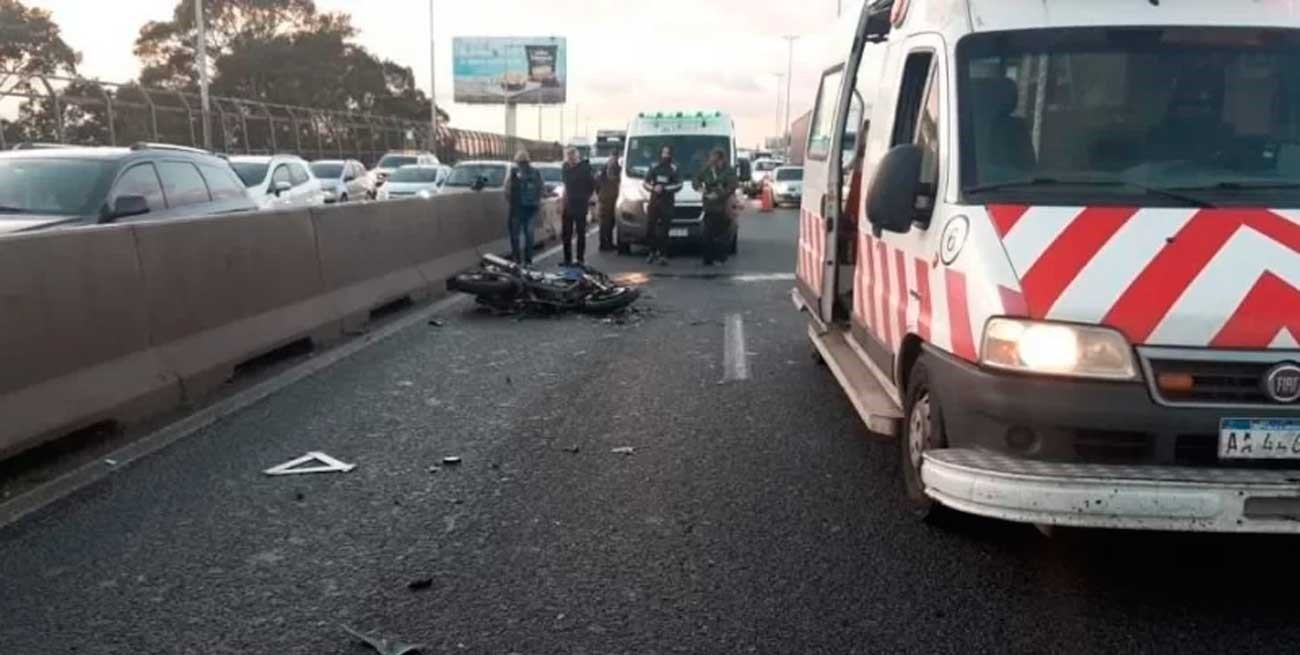 Choque un la autopista Buenos Aires - La Plata dejó un muerto y serias complicaciones de tránsito