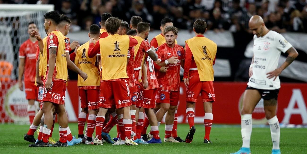 Copa Libertadores: gran victoria de Argentinos Juniors en Brasil ante Corinthians