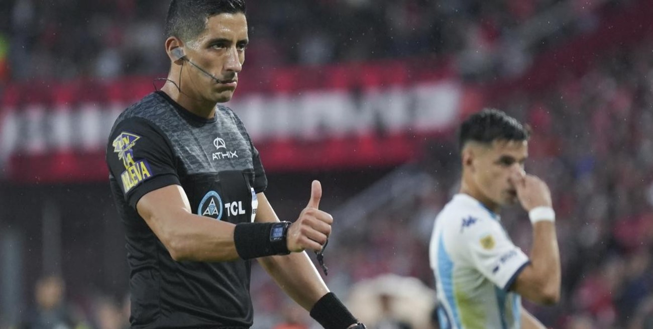 Luego del polémico penal a favor de Racing, Falcón Pérez será árbitro en el Mundial Sub 20