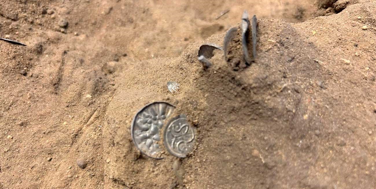 Increíble hallazgo de un tesoro vikingo en Dinamarca: qué encontraron