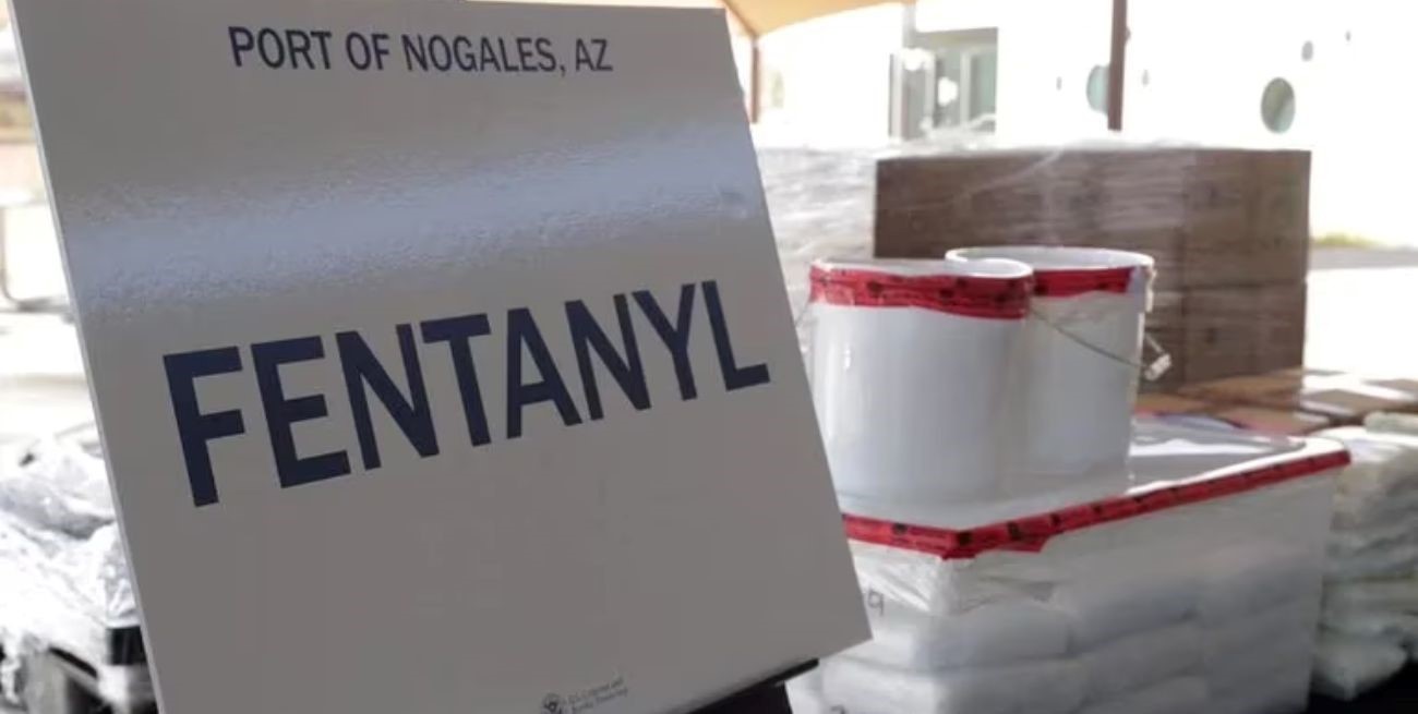 Policías encubiertos en California venden droga a traficante en una operación fallida