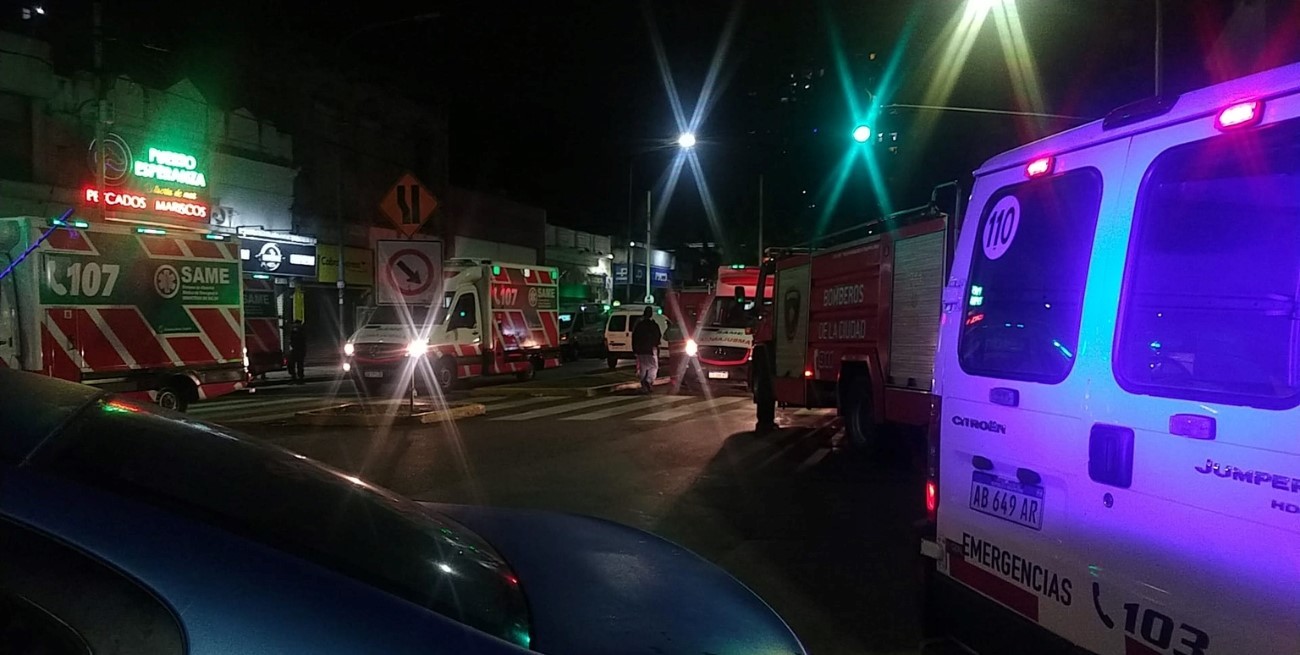 Dos muertos tras incendio y derrumbe en una casa en Buenos Aires