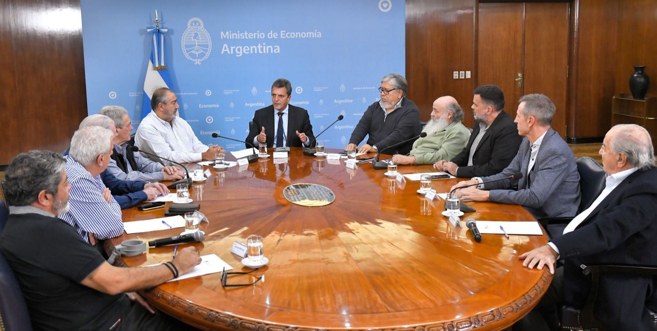 Massa convoca a gremios y empresas a un acuerdo de precios y salarios por 90 días
