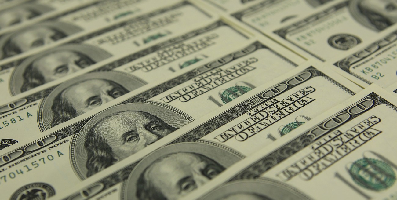 Otro salto del blue y los financieros mientras el Senado aporta incertidumbres a las "Bases"